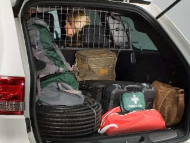 Mreže za auto pomažu spriječiti pomicanje torbi, kutija i opreme